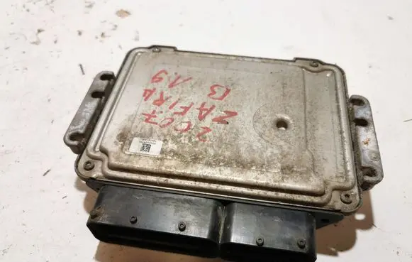 Opel Zafira B Engine control unit/module 55205621 0281013593