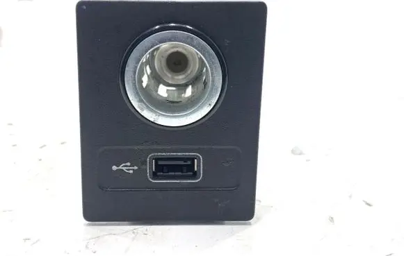 Skoda Superb B8 (3V) USB socket connector 5Q0035726E