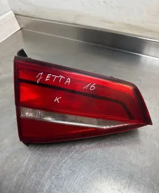 Volkswagen Jetta VI Tailgate rear/tail lights 5C6945093
