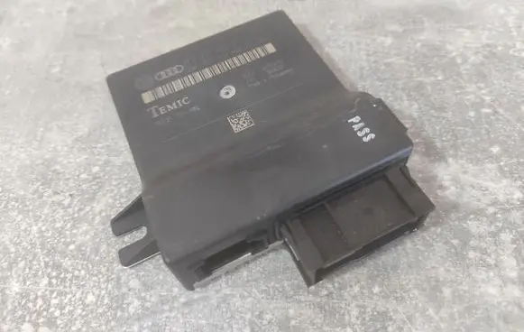 Audi A6 S6 C6 4F Gateway control module 4F0907468D