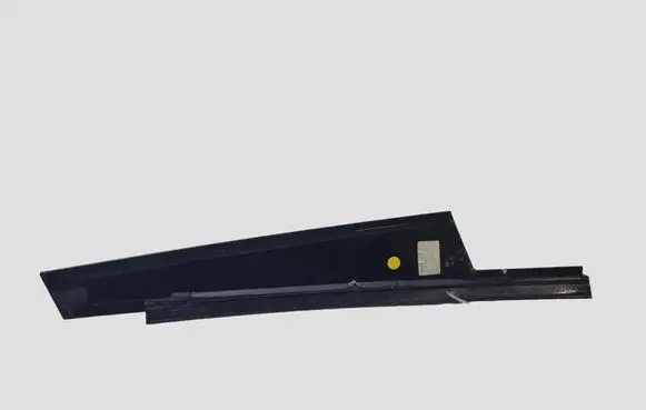 BMW 5 G30 G31 G38 Front door glass trim molding 739012209