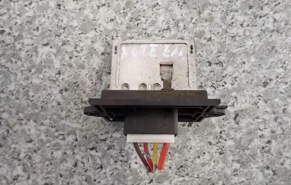 Nissan Note (E11) Heater blower motor/fan resistor