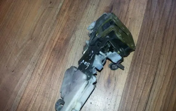 Nissan Micra Rear door lock 8255261U00