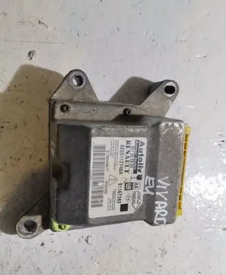 Renault Trafic II (X83) Airbag control unit/module 8200112746A