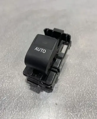 Toyota Prius (XW30) Electric window control switch 8724E38
