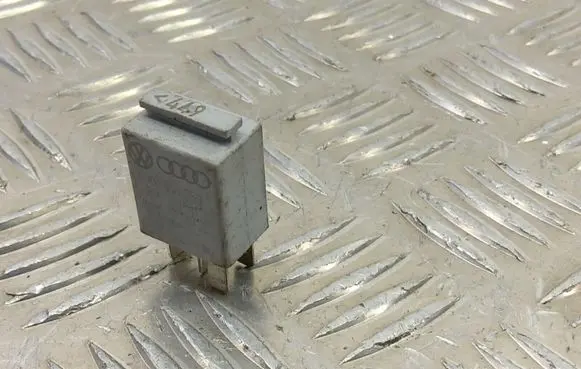 Volkswagen Touran I Other relay 1K0951253