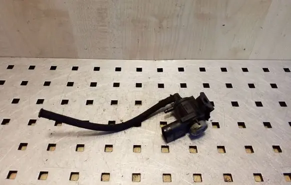 Skoda Octavia Mk1 (1U) Vacuum valve 1J0906283C
