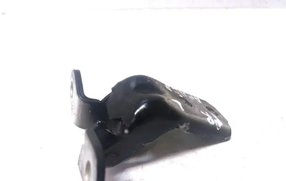 KIA Sorento Front door lower hinge 