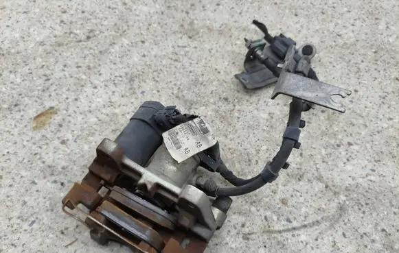Ford Edge II Rear brake caliper DG9C2D251G