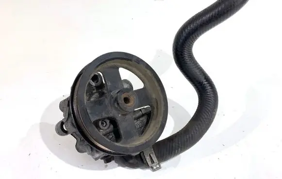 Toyota Corolla Verso E121 Power steering pump 