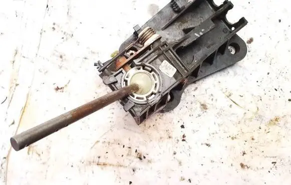 Peugeot 307 Gear shifter/selector 9657303580