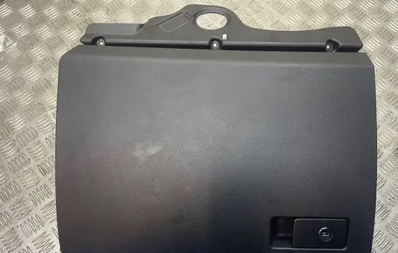 Volkswagen PASSAT B6 Glove box T0024242 3C1857101 P0108675