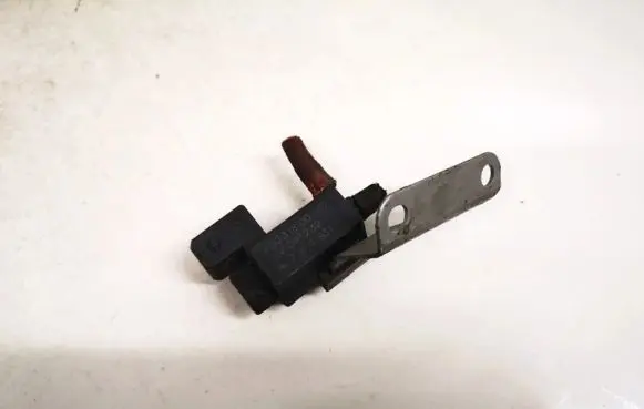 BMW 5 GT F07 Turbo solenoid valve 7810831 7.02318.00