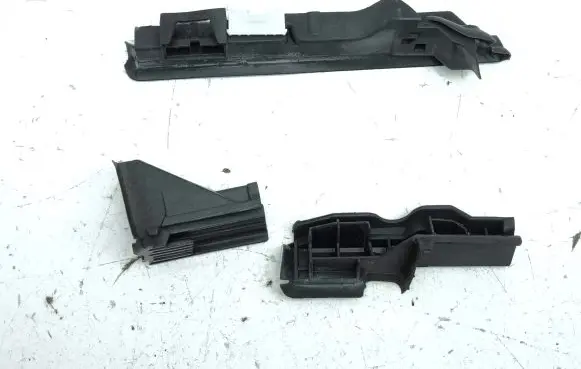 Toyota Corolla E210 E21 Rear door window/glass frame 6784802040 6785802120