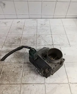 Nissan Almera Tino Throttle valve