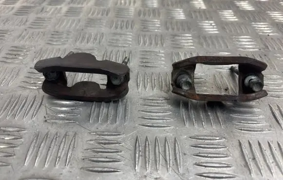 Peugeot 4008 Fuel Injector clamp holder 