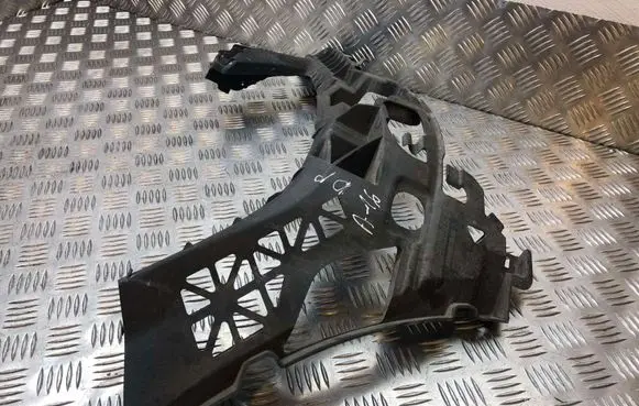 Mercedes-Benz C W204 Front bumper mounting bracket A2048850865