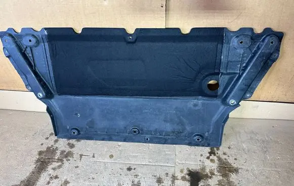 Audi A5 Engine splash shield/under tray 8W0863821