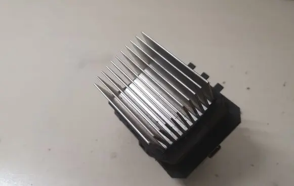 Peugeot 308 Heater blower motor/fan resistor T1000035N T1000035NC02