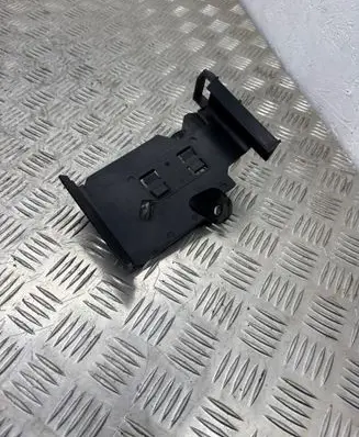Volkswagen Golf VII Engine control unit holder 5Q0906507