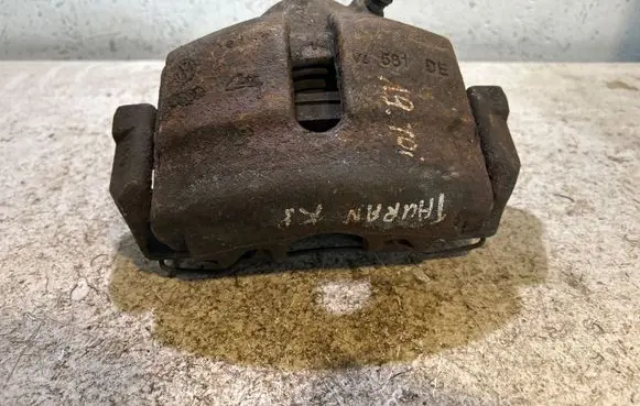 Volkswagen Touran I Front brake caliper