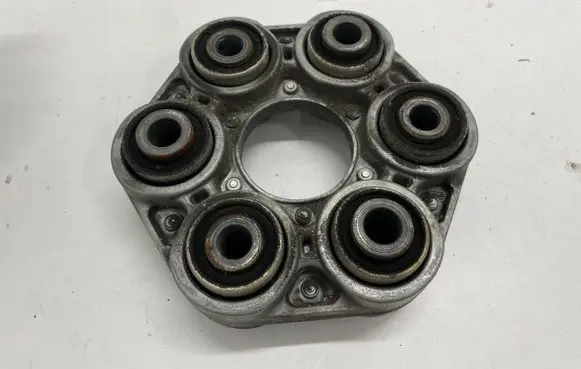 BMW 4 F32 F33 Rear prop shaft donut coupling/joint 760562905