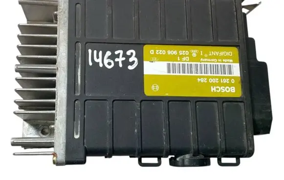 Volkswagen Transporter - Caravelle T3 Engine control unit/module ECU 025906022D 0261200284