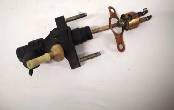 Toyota Avensis T250 Clutch master cylinder