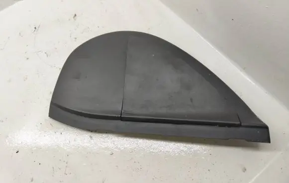 Volkswagen Golf IV Dashboard side end trim 1J1858247B 135503344 1J1858175