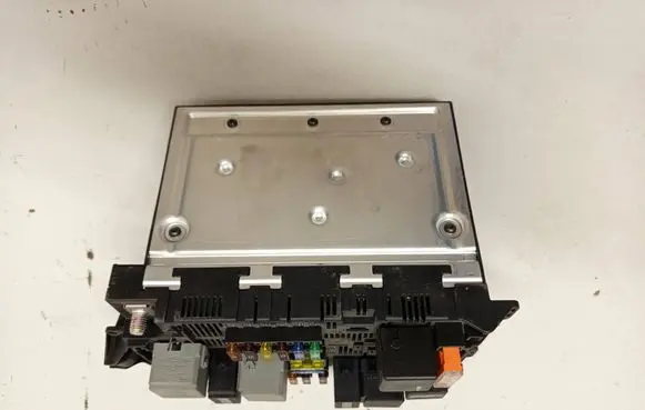 Mercedes-Benz E W211 SAM control unit A2115453901