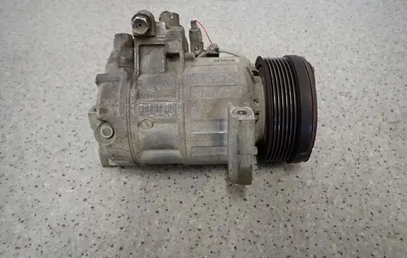 Suzuki Grand Vitara II Air conditioning (A/C) compressor (pump) 9520167JAO