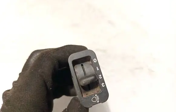 Honda CR-V Headlight level height control switch m10588