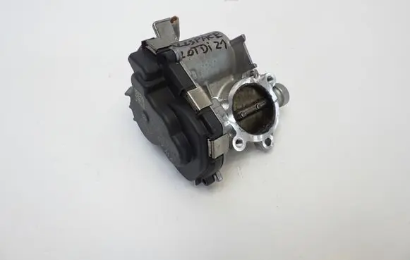 Volkswagen Tiguan Allspace Throttle valve 05L131501C