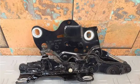 BMW X5 G05 Engine bonnet/hood hinges 7418201 9477741 41009477741