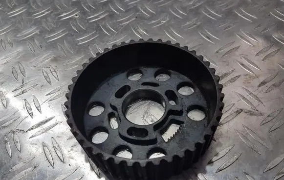 Volkswagen Touran I Camshaft pulley/ VANOS 038109111e