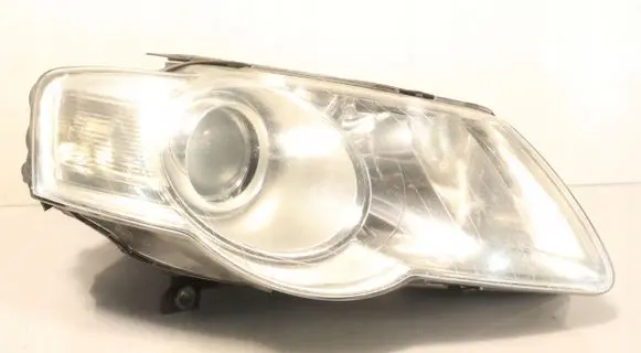 Volkswagen PASSAT B6 Headlight/headlamp