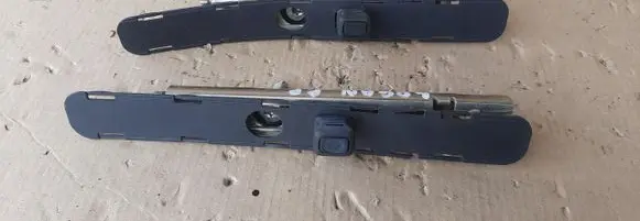 Dacia Logan I Seat belt adjustment rail