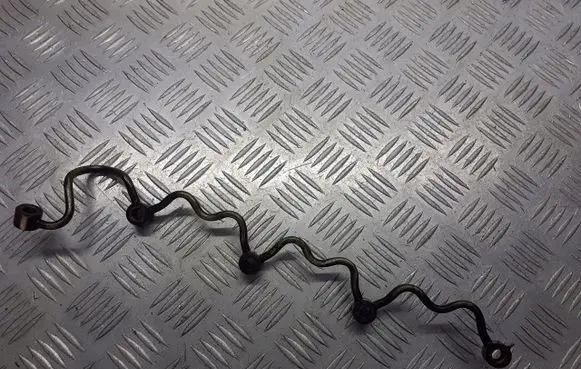 Toyota Corolla E110 Fuel line pipe 