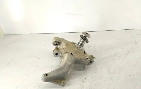 Volkswagen PASSAT B6 Rear wheel hub 3C0505