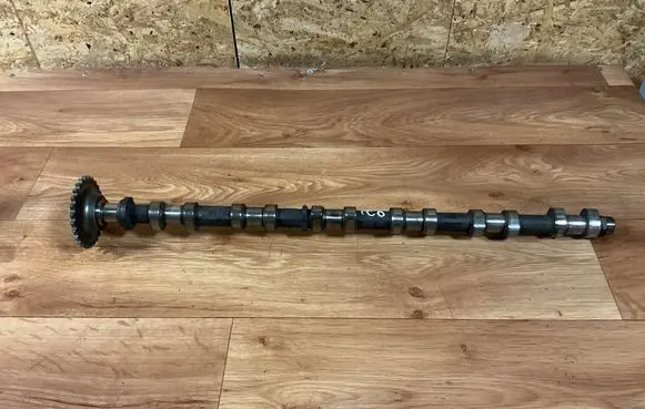 BMW 5 E39 Camshaft 2246745 2247052
