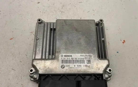 BMW 5 E60 E61 Engine control unit/module 8506199 1039S29123 030428071