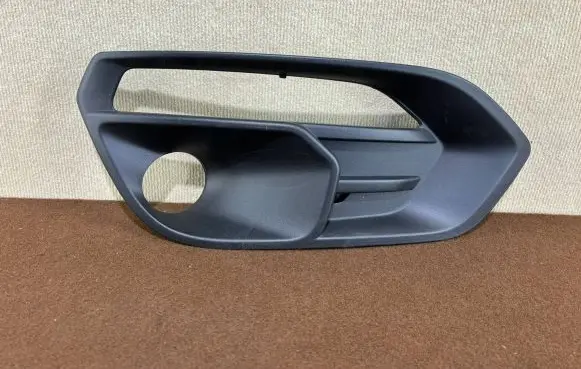 Iveco Daily 45 - 49.10 Front bumper lower grill 105802356345