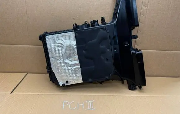 Audi Q7 4M Air filter box 4M0133837AA