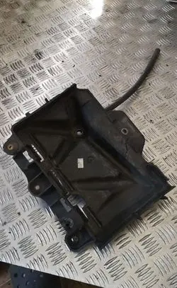 Skoda Fabia Mk2 (5J) Battery tray 6r0915331