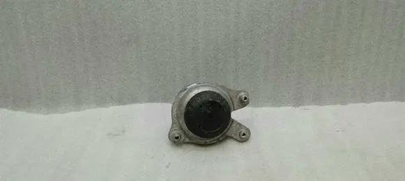 Mercedes-Benz C W205 Engine mount bracket A2052406617