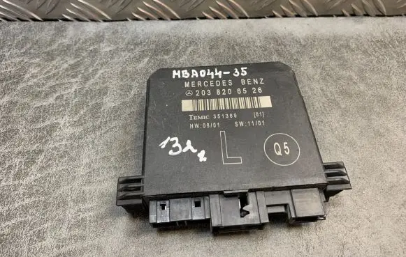 Mercedes-Benz C W203 Door control unit/module A2038206526