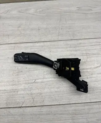 Volkswagen PASSAT B6 Indicator stalk 1K0953513G 01103512 10351202181241