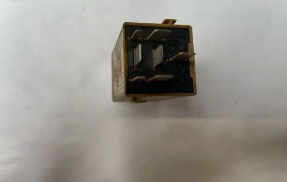 BMW 5 E39 Window control relay 61368384505