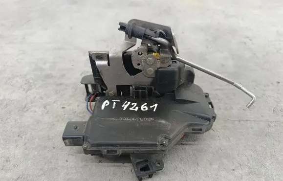 Audi A4 S4 B6 8E 8H Rear door lock 4B0839016B
