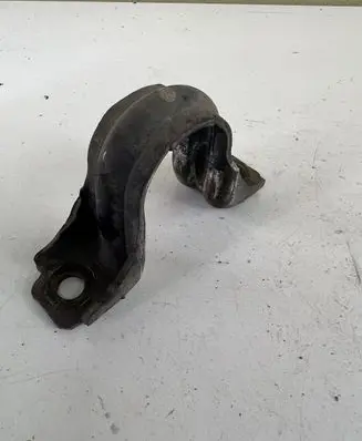 Nissan Qashqai Sway bar bush bracket, front 
